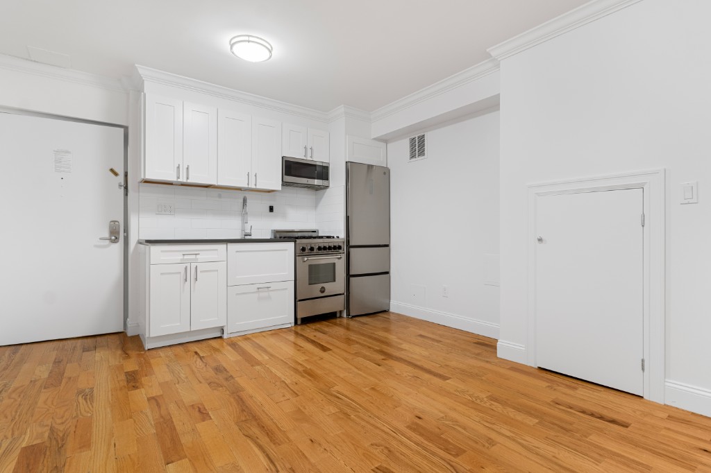 2.0 bed apartment at 210 East 22nd Street, Gramercy Park