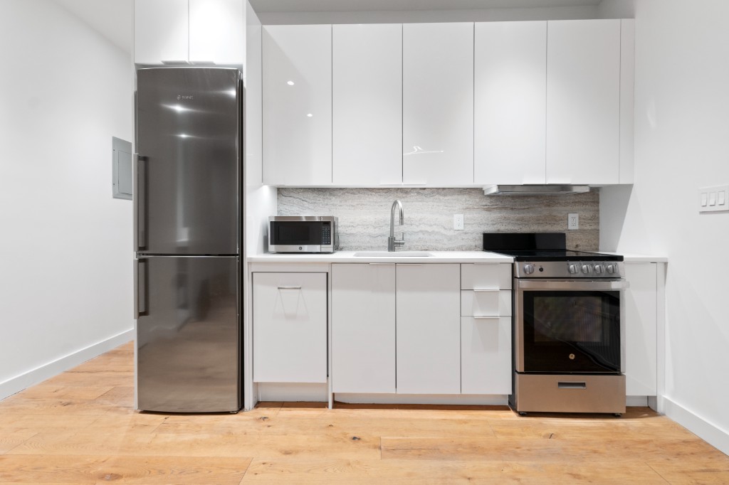 3.0 bed apartment at 503 West 22nd Street, Chelsea