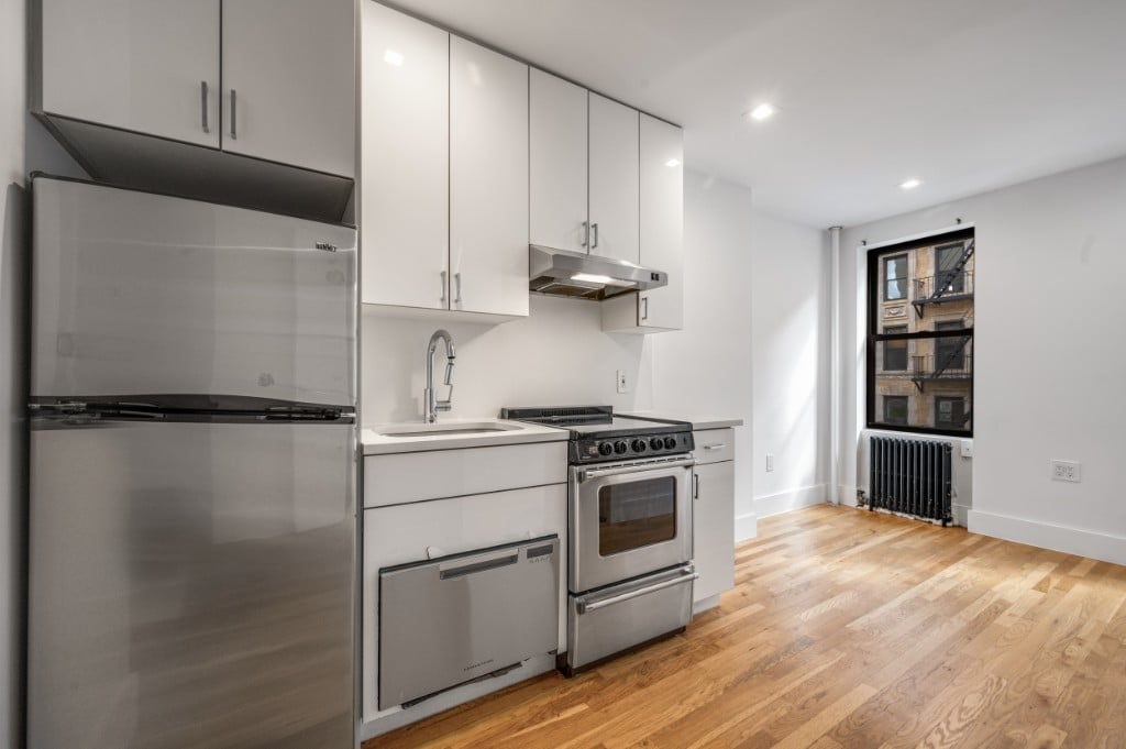 0.0 bed apartment at 341 East 9th Street, East Village