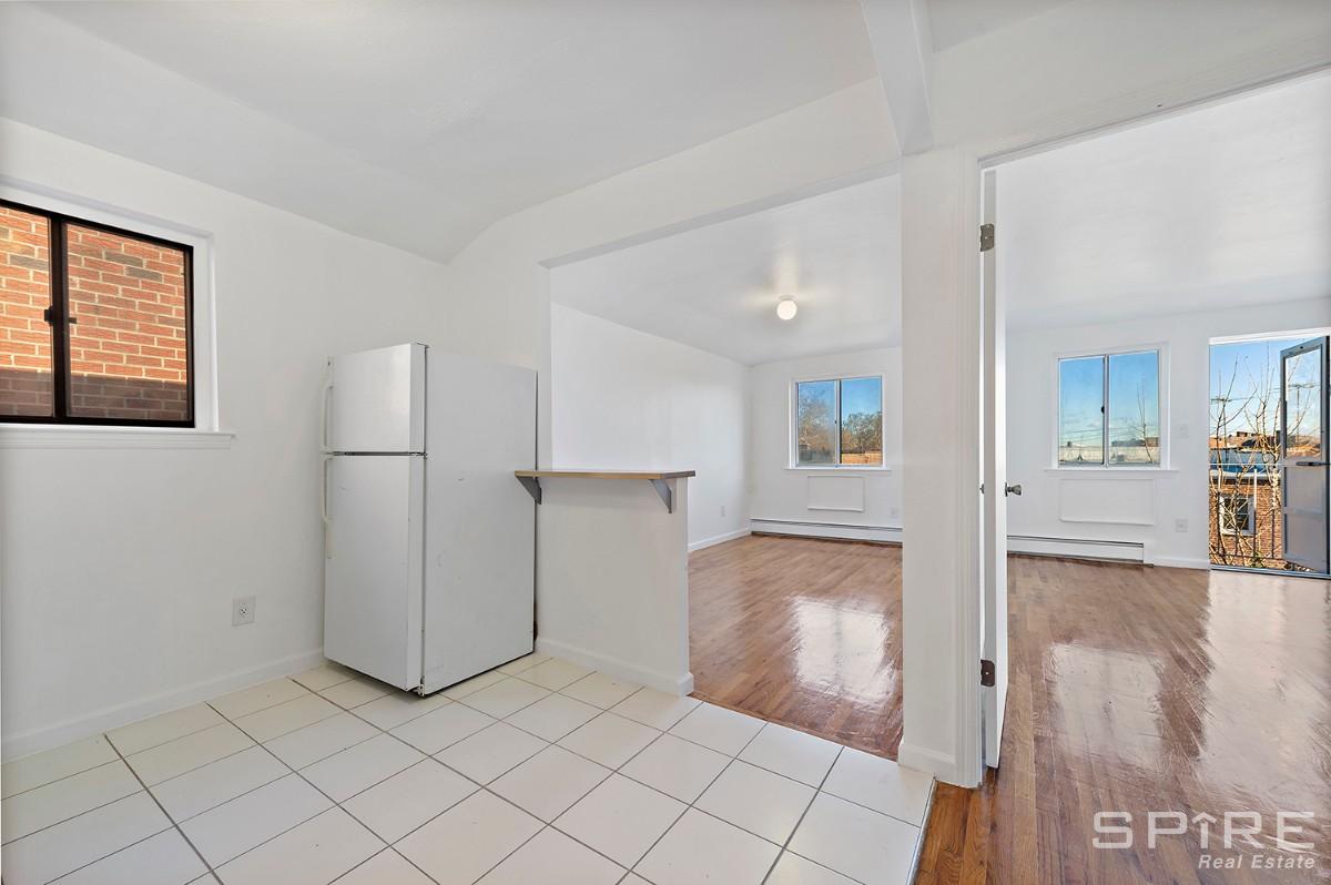 1 Apartment in Woodside