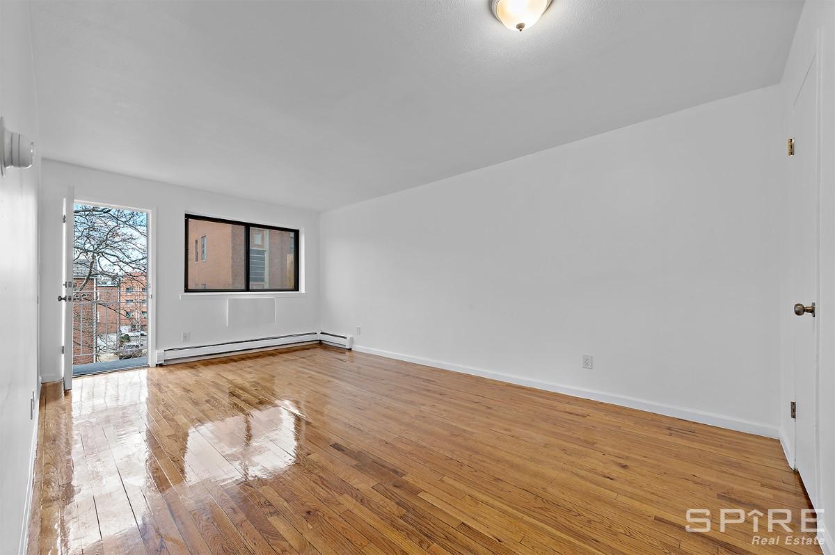 3 Apartment in Woodside