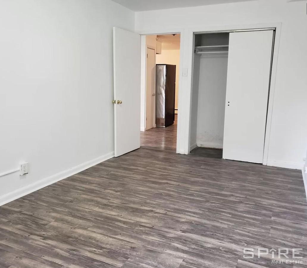 1 Apartment in Riverdale