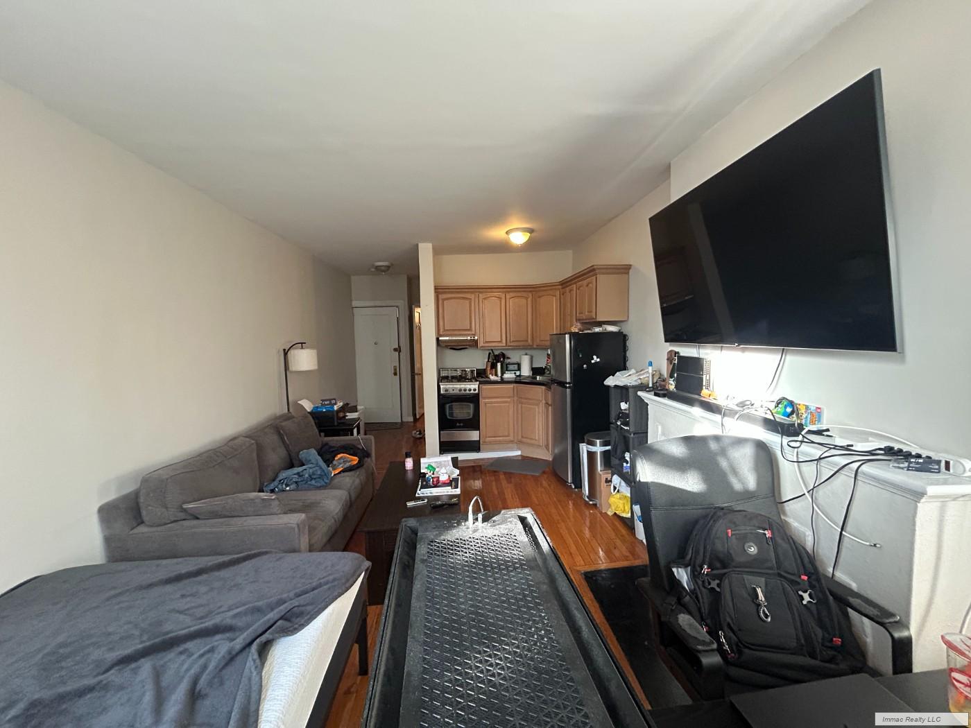 59 West 8th Street 4C Greenwich Village New York NY 10011