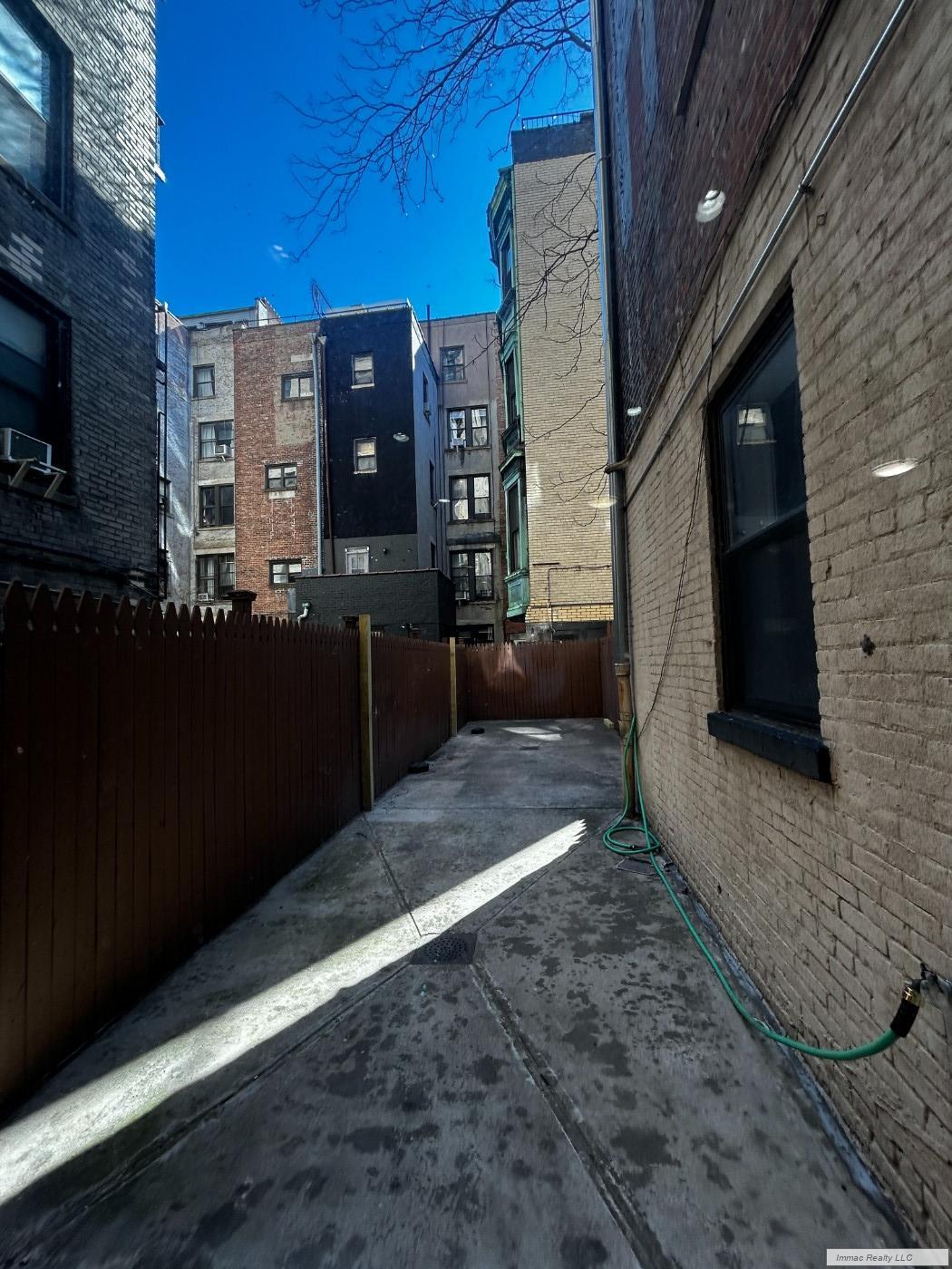 318 West 106th Street 1ER Upper West Side New York NY 10025