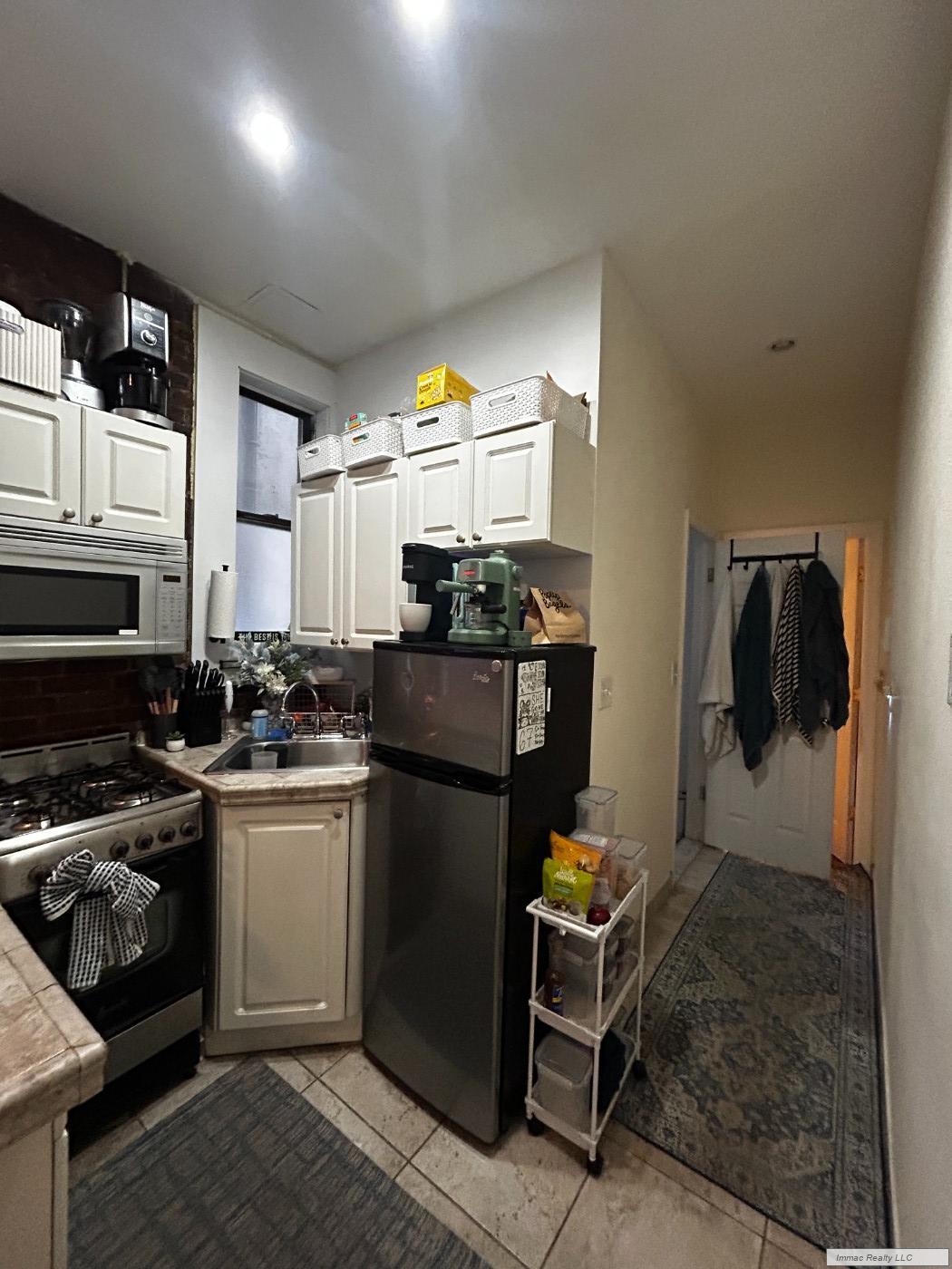 419 West 44th Street 2W Clinton New York NY 10036
