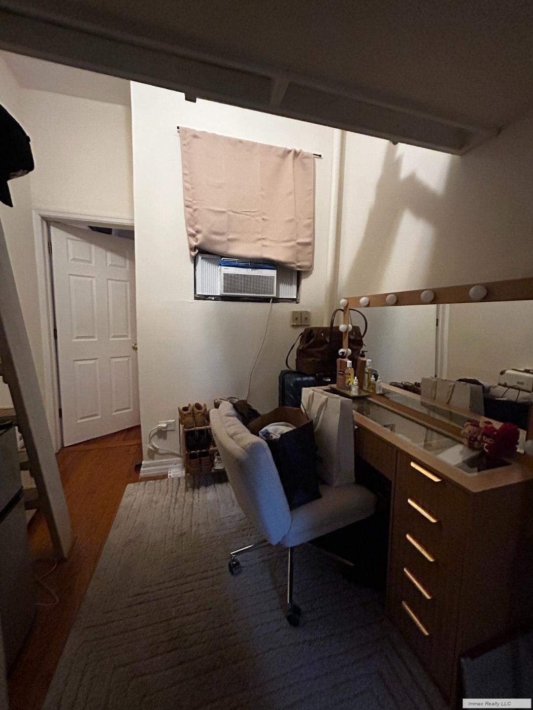 419 West 44th Street 2W Clinton New York NY 10036
