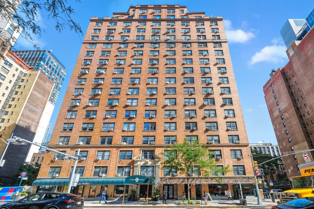 433 West 34th Street Clinton New York NY 10001