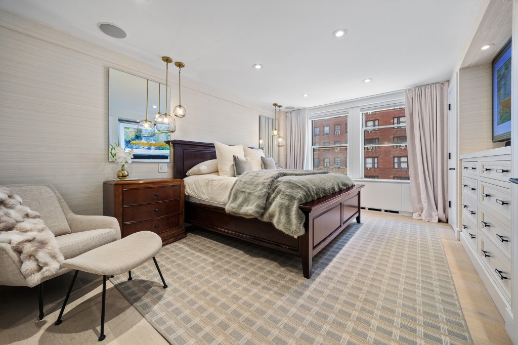 433 West 34th Street Clinton New York NY 10001