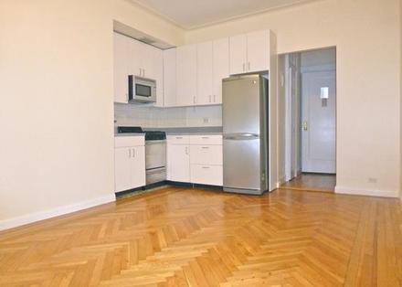 1.0 bed apartment at 117 W 13th St, West Village