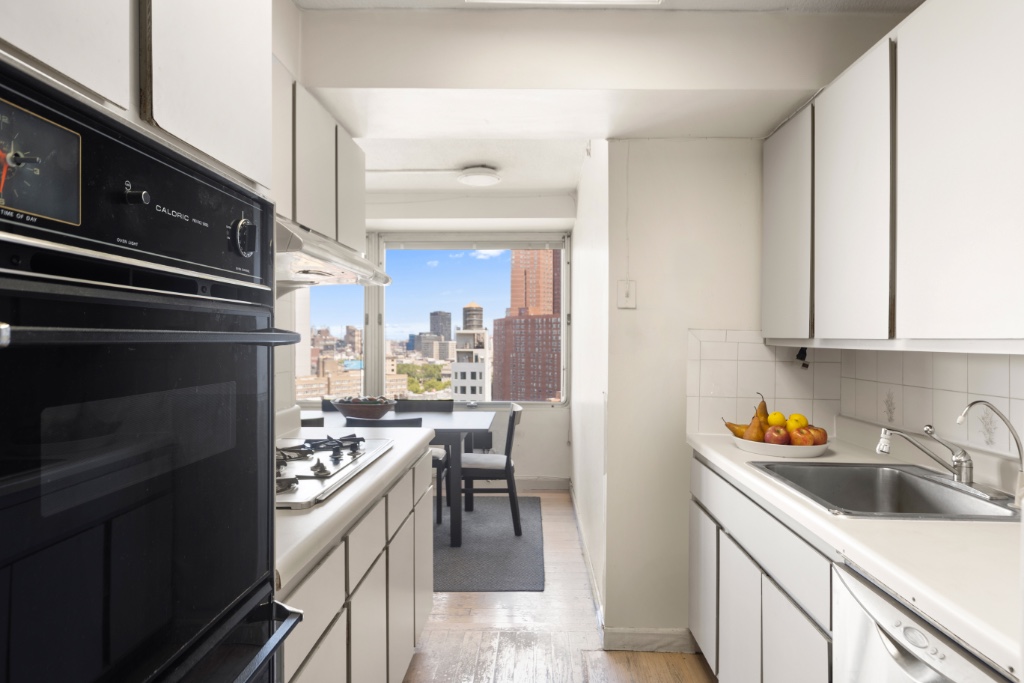 170 Park Row 18B Chinatown New York NY 10038