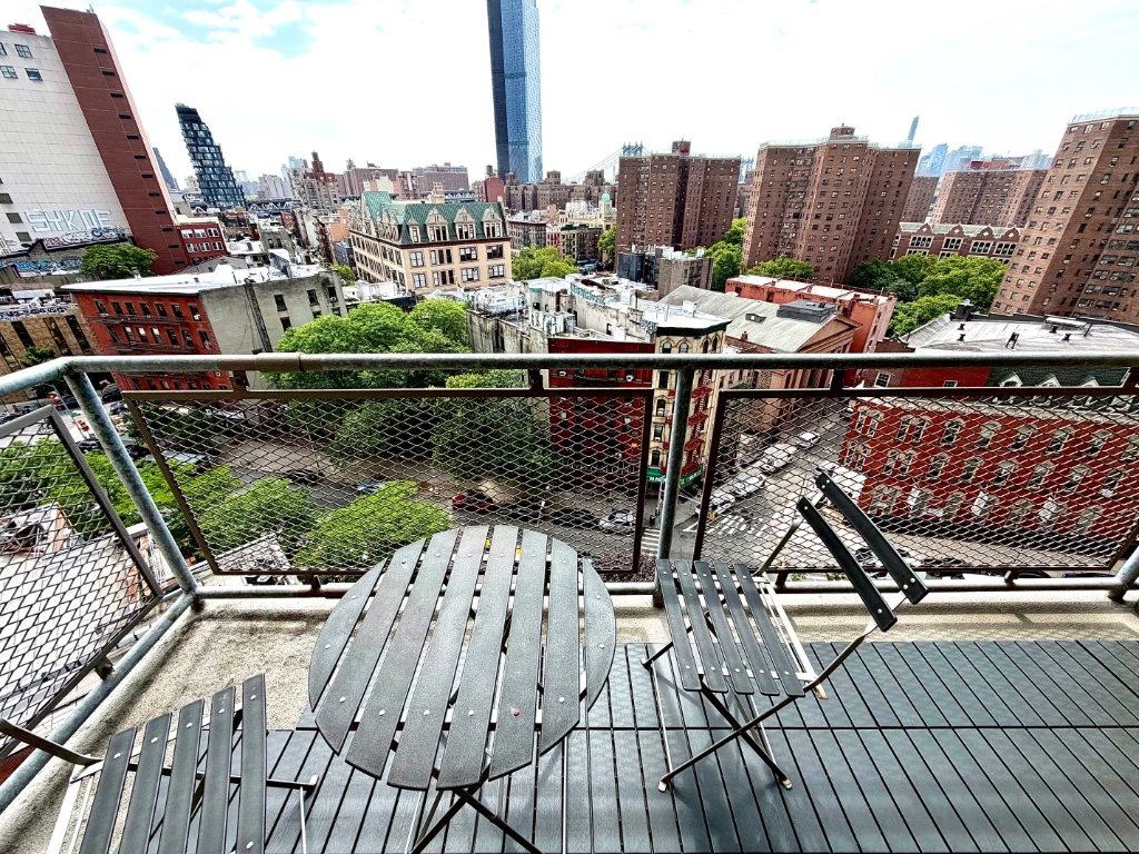 215 Park Row 12C Lower East Side New York NY 10038