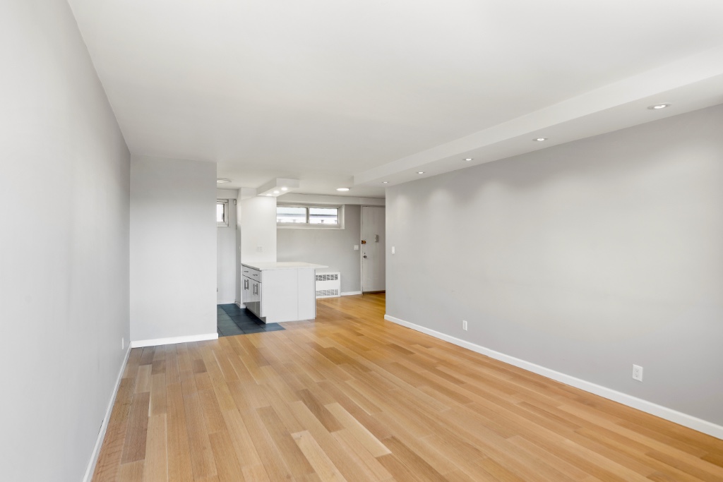 215 Park Row 12C Lower East Side New York NY 10038
