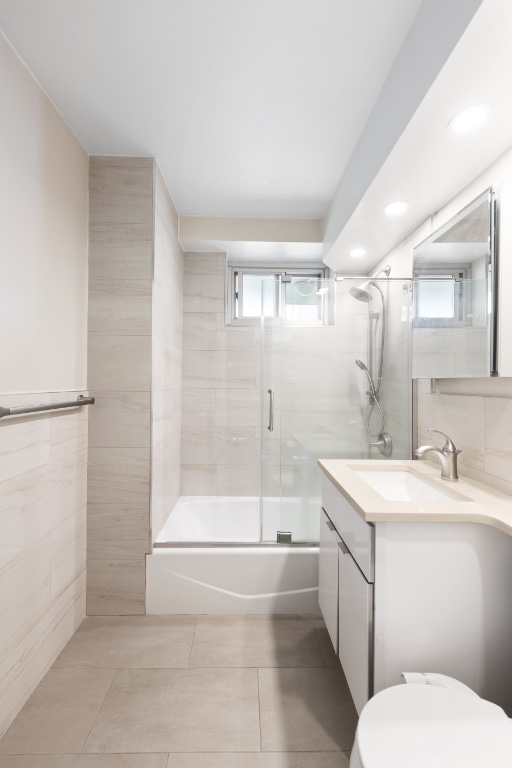 215 Park Row 12C Lower East Side New York NY 10038