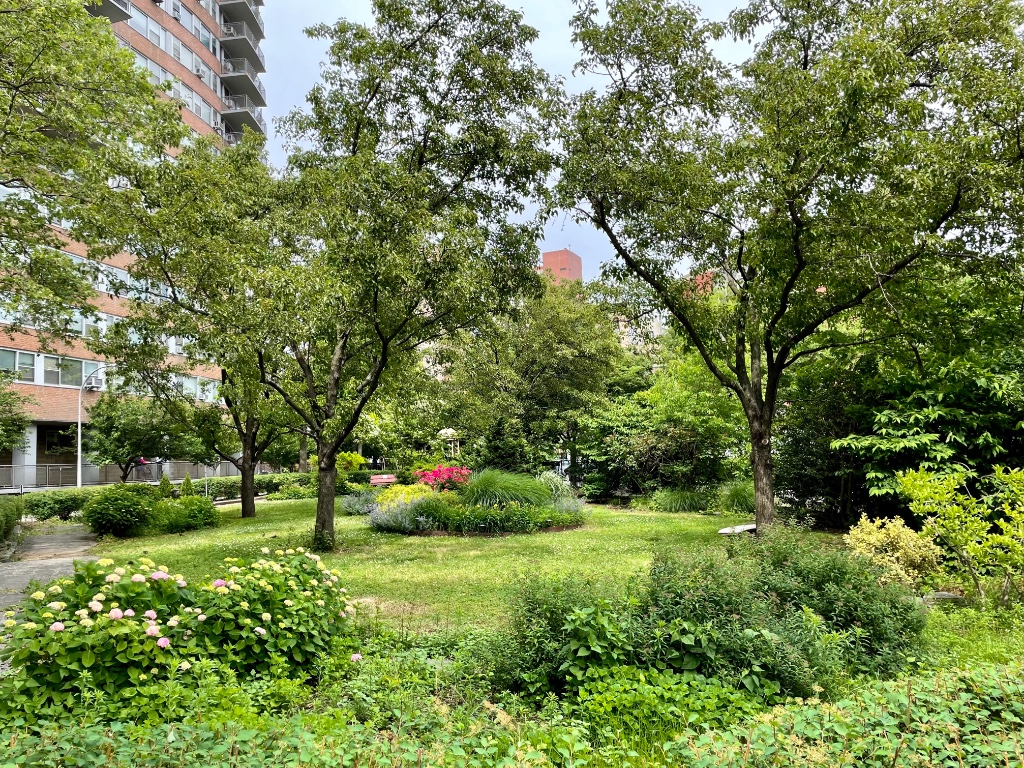 215 Park Row 12C Lower East Side New York NY 10038