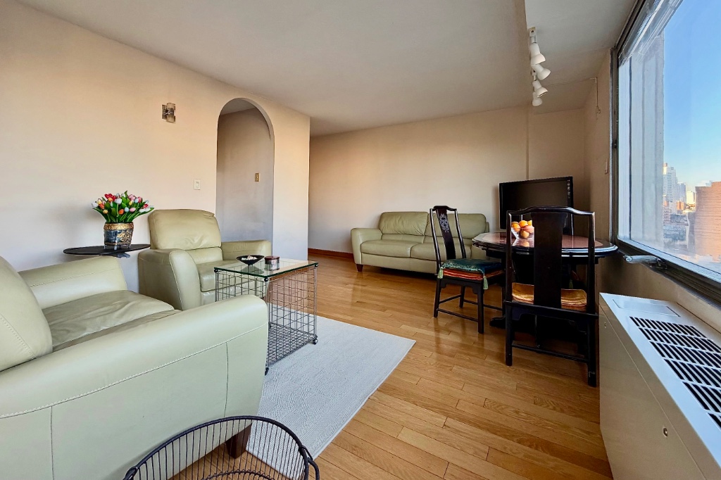 180 Park Row 13E Chinatown New York NY 10038