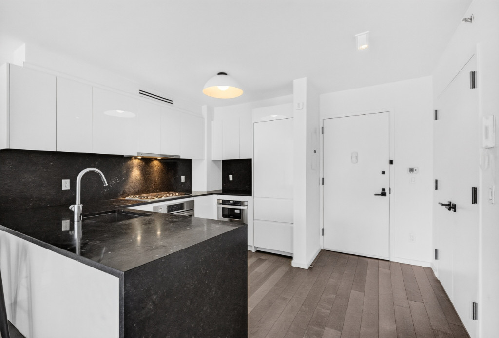 385 First Avenue Gramercy Park New York NY 10010