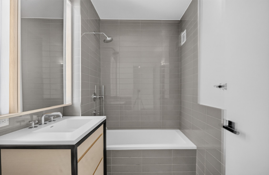 385 First Avenue Gramercy Park New York NY 10010