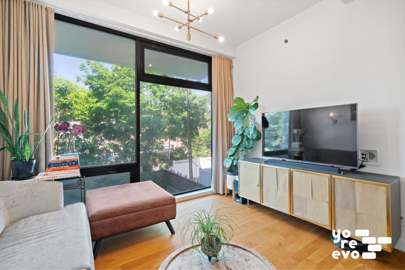 269 Kingsland Avenue 2B Greenpoint Brooklyn NY 11222