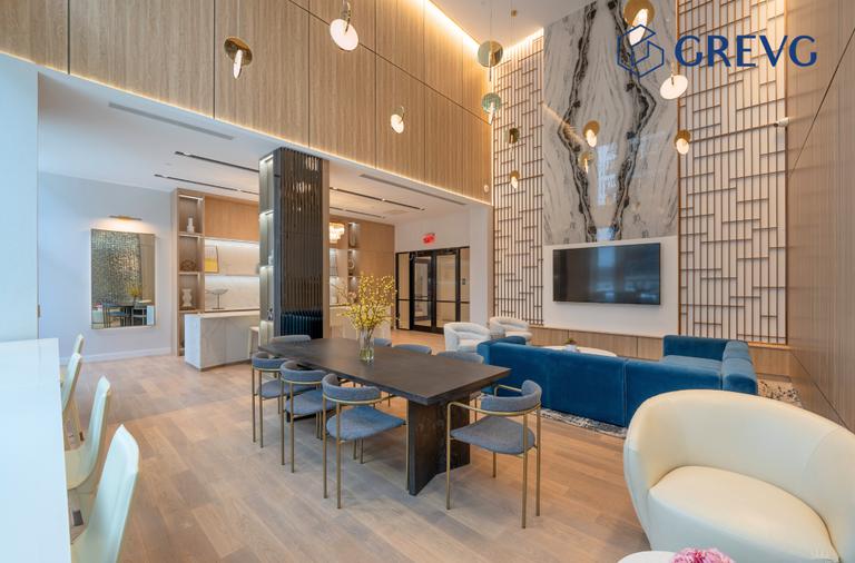 136-18 Maple Avenue 19G Flushing Queens NY 11355