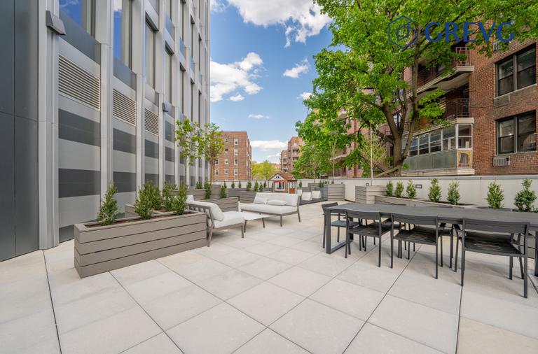 136-18 Maple Avenue 19G Flushing Queens NY 11355