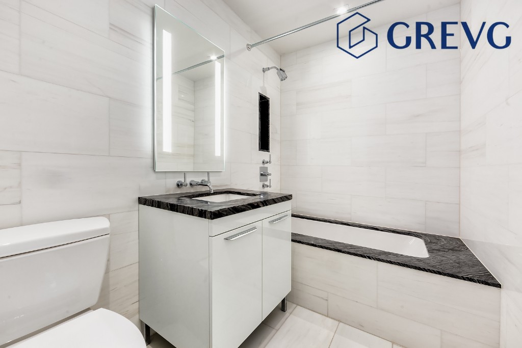 230 East 20th Street 52 Gramercy Park New York NY 10003