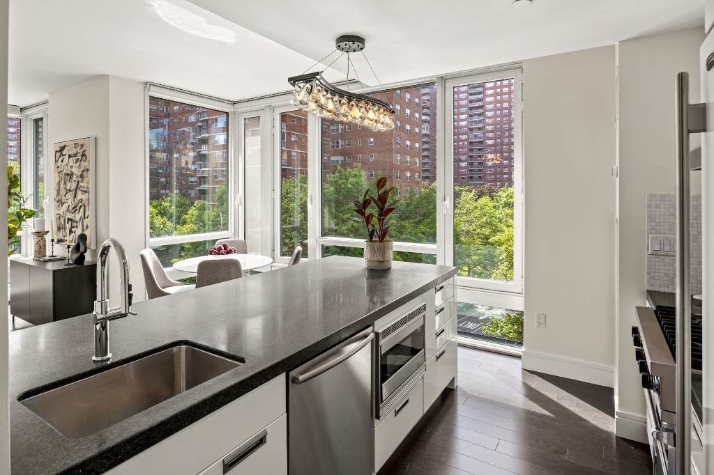 261 West 28th Street 6B Chelsea New York NY 10001