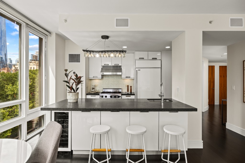 261 West 28th Street 6B Chelsea New York NY 10001
