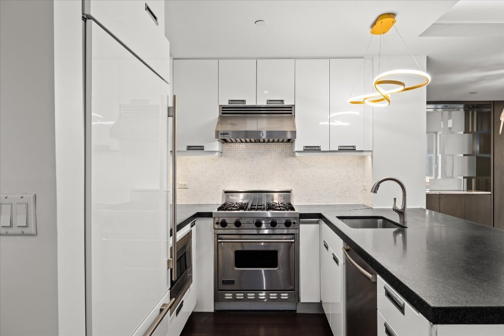 261 West 28th Street 6A Chelsea New York NY 10001
