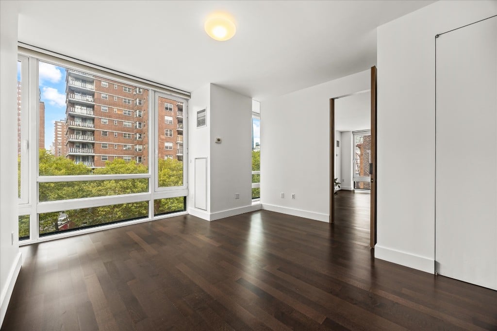 261 West 28th Street 6A Chelsea New York NY 10001