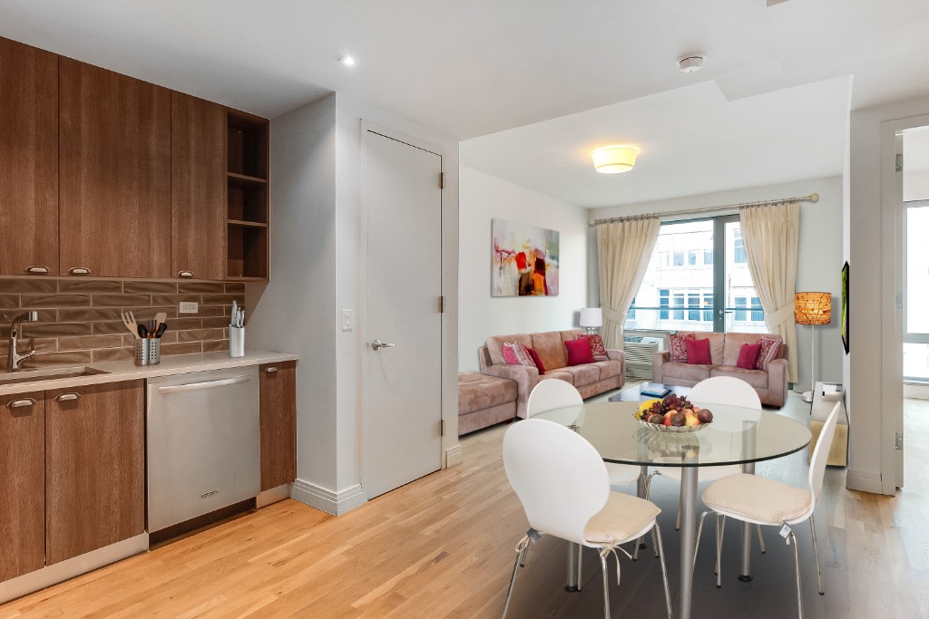 53 Broadway, Brooklyn, NY - 4,176 USD/ month