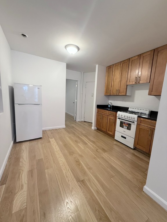 148 Sullivan Street 7 Soho New York NY 10012