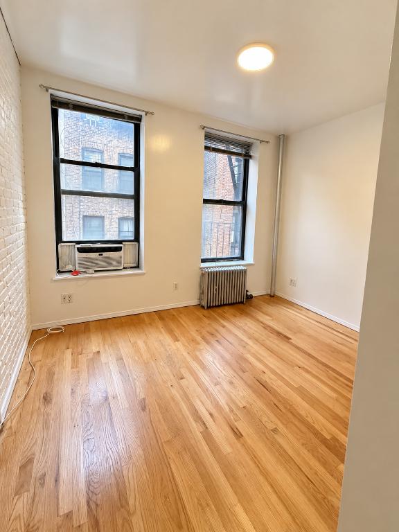 52 MacDougal Street 3B Soho New York NY 10012