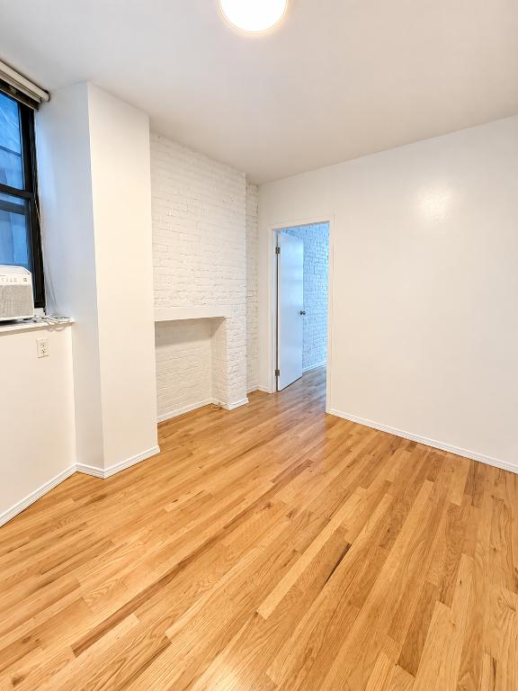 52 MacDougal Street 3B Soho New York NY 10012