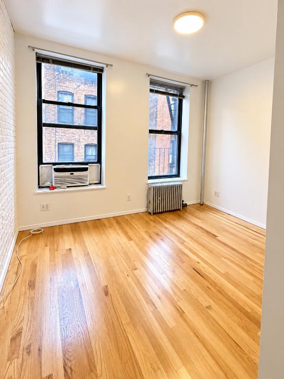 52 MacDougal Street 3B Soho New York NY 10012