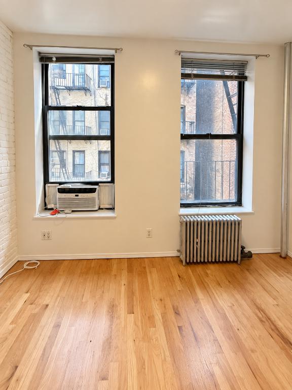 52 MacDougal Street 3B Soho New York NY 10012
