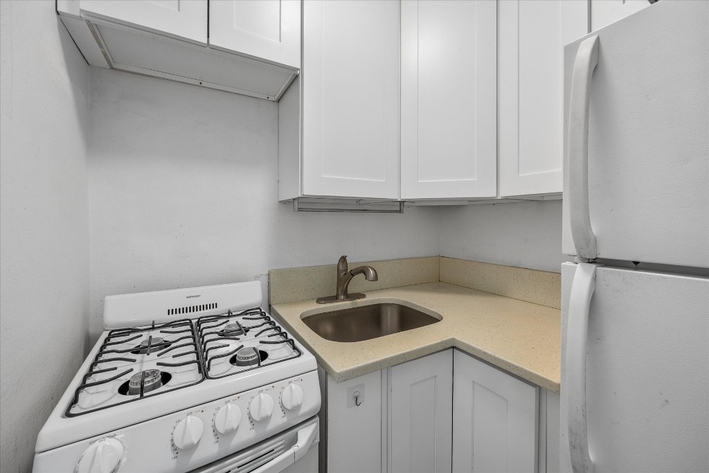 39-76 57th Street 6E Woodside Queens NY 11377