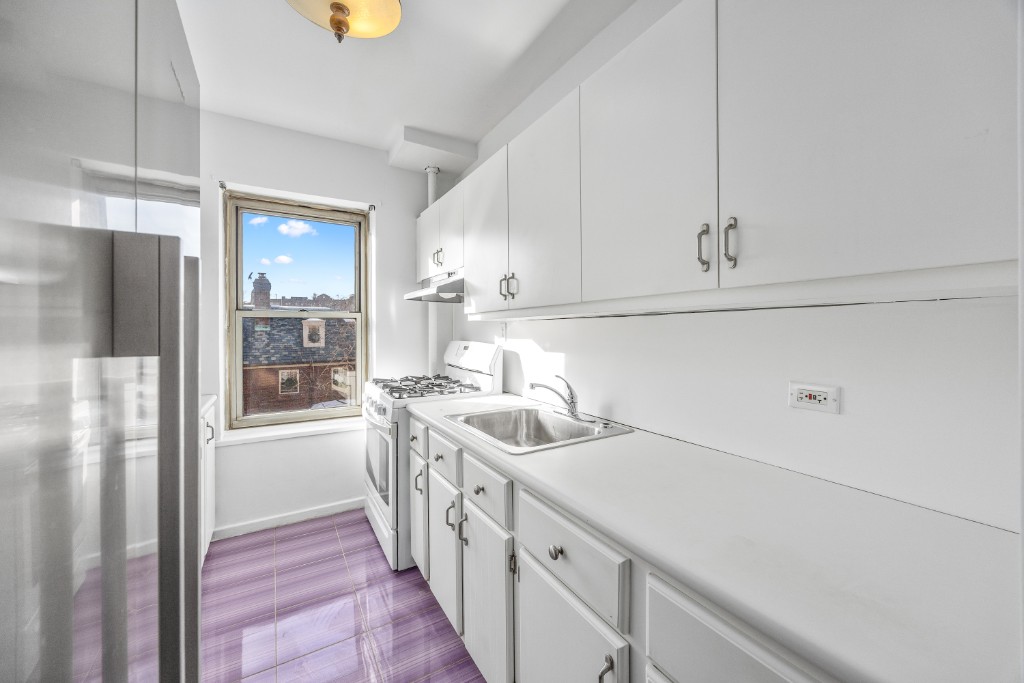 34-41 85th Street 3G Jackson Heights Queens NY 11372