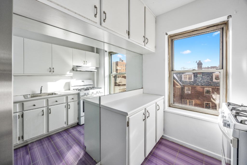 34-41 85th Street 3G Jackson Heights Queens NY 11372