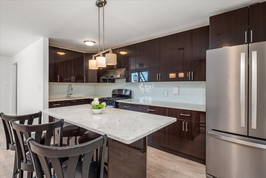 60-11 Broadway 5E Woodside Queens NY 11106