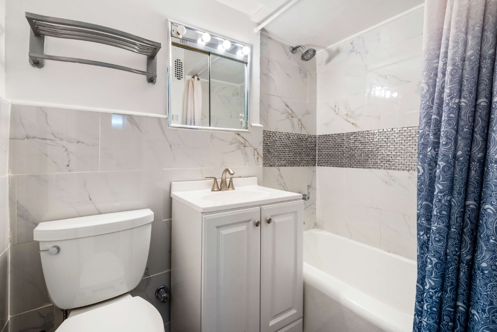 99-21 67th Road 1B Rego Park Queens NY 11375