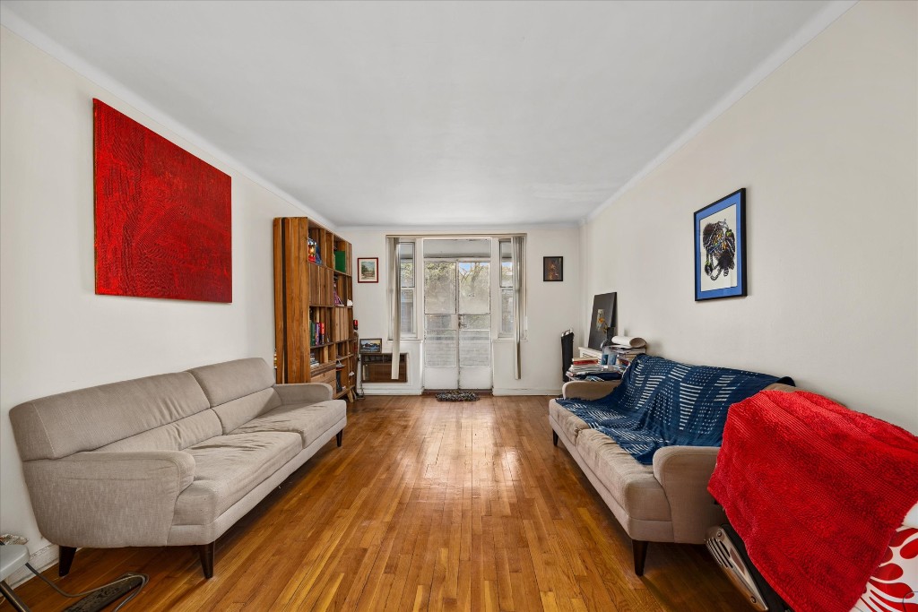 34-41 85th Street 1H Jackson Heights Queens NY 11372