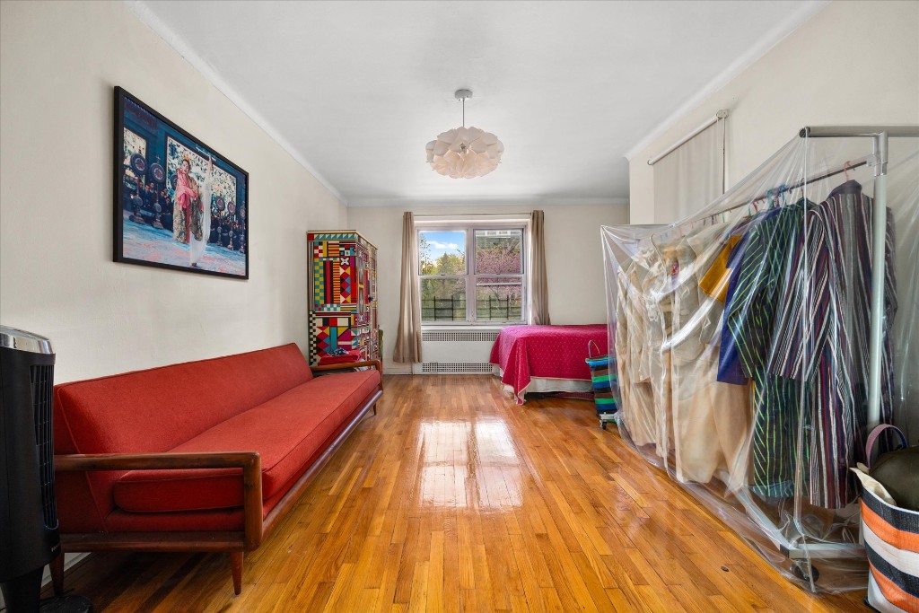 34-41 85th Street 1H Jackson Heights Queens NY 11372