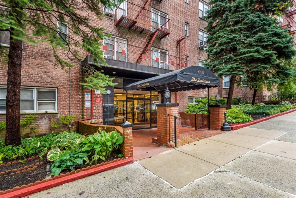 67-30 Clyde Street 3b Forest Hills Queens NY 11375