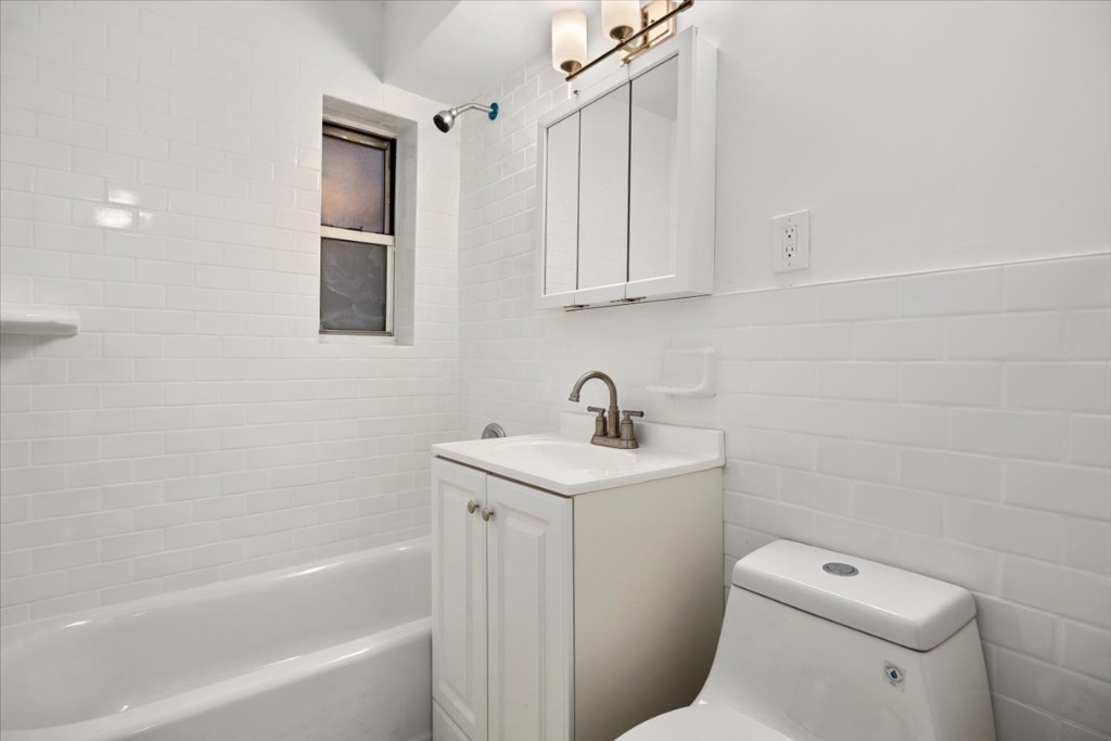 67-30 Clyde Street 3b Forest Hills Queens NY 11375