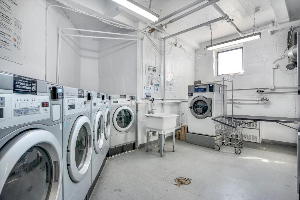 60-11 Broadway 3A Woodside Queens NY 11106