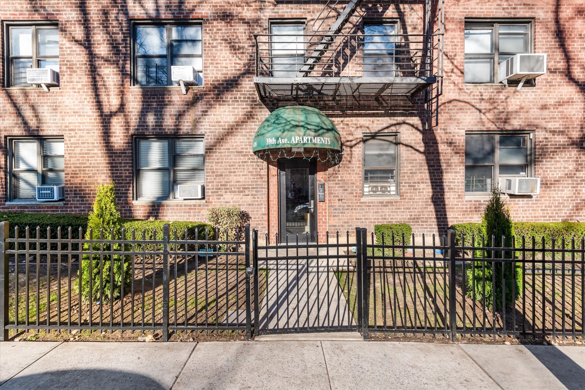 52-35 39th Road Woodside Queens NY 11377