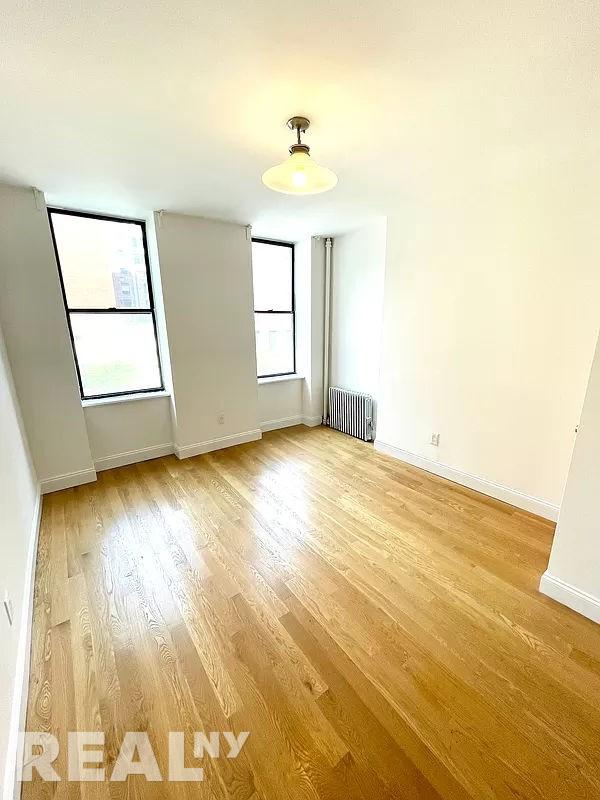 858 10th Avenue, #4N
