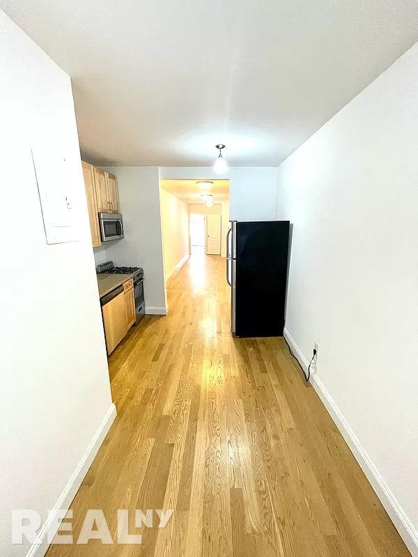 858 10th Avenue, #4N