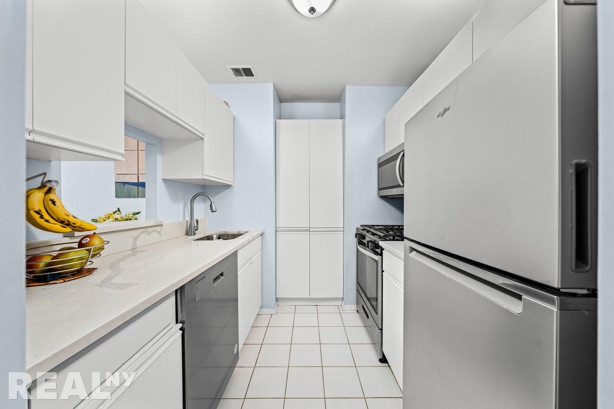 414 West 54th Street 2C Clinton New York NY 10019