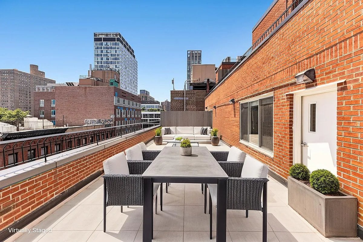 1 bedroom Apartment at 99 Suffolk Street, #7D